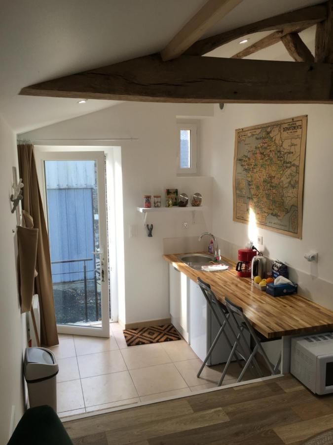 Cabanes Et Studios A La Bernardiere Sevremoine Exterior foto