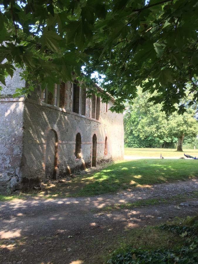 Cabanes Et Studios A La Bernardiere Sevremoine Exterior foto